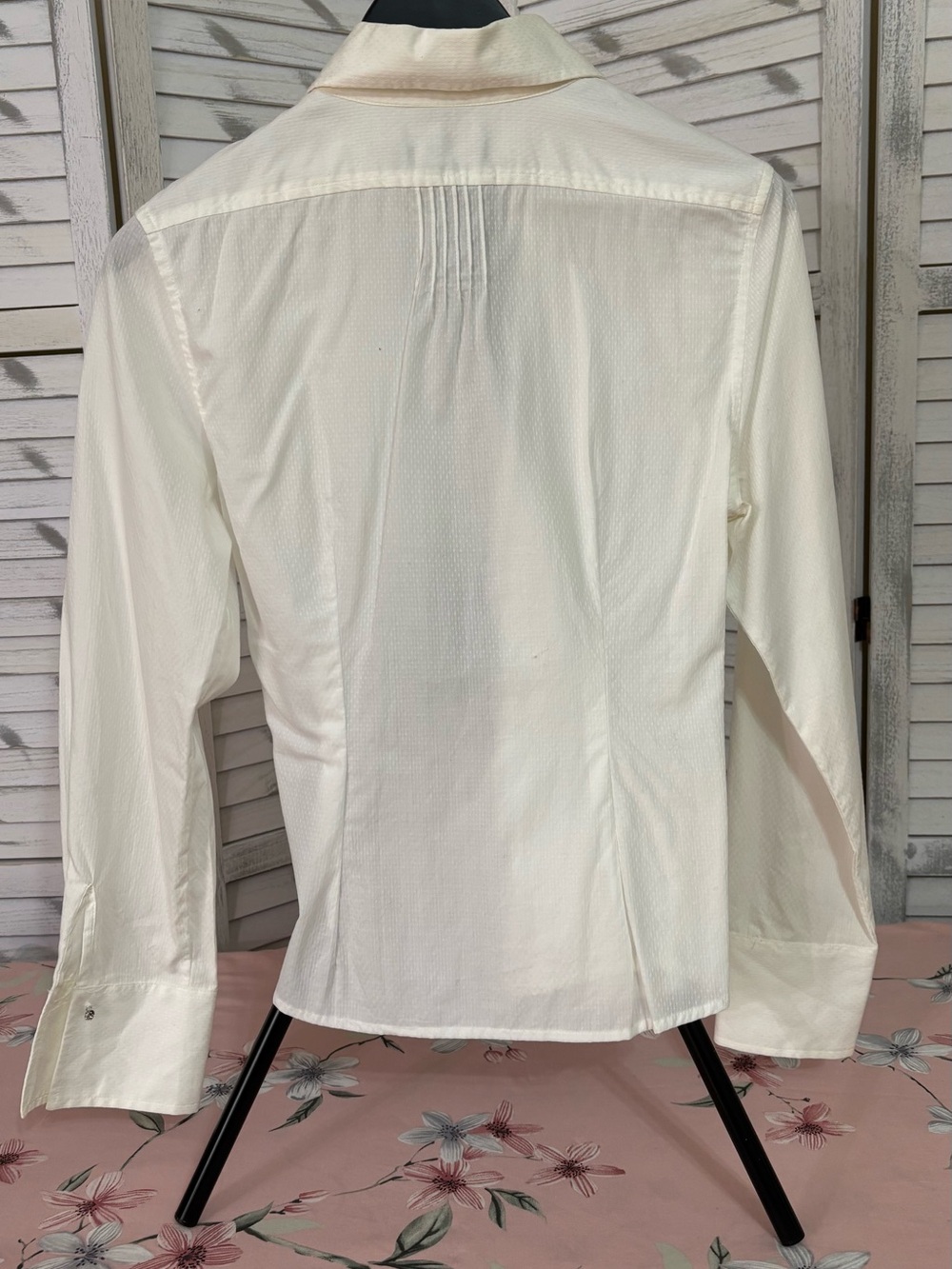 Classic White Dress Shirt - Elegant Point Collar - Picture 3 of 4
